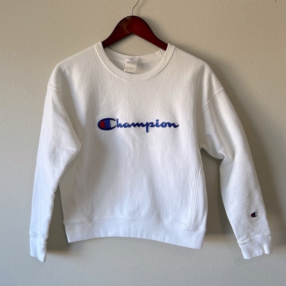Champion Sweaters - ⚡️VINTAGE⚡️ Champion white crew neck logo sweatshirt women’s  size small
